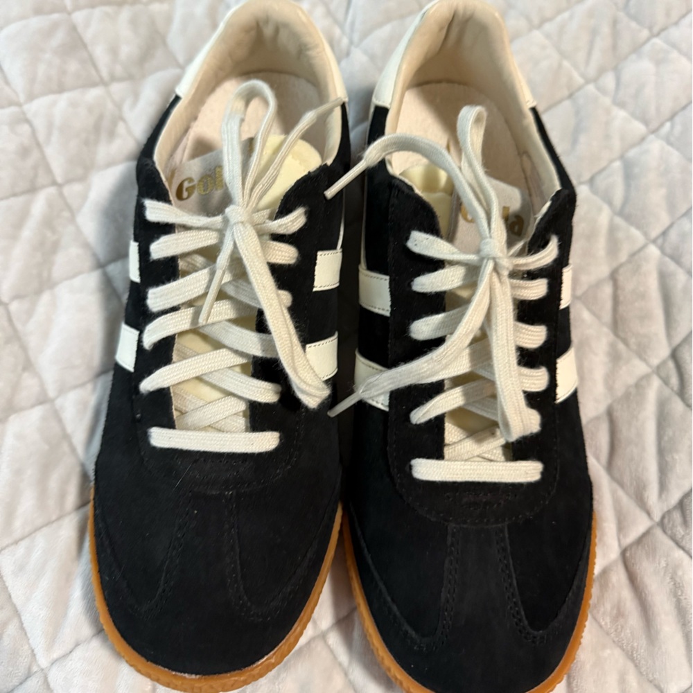 Gola Elan Low-Top Sneaker in Black and Cream with Gold Accent